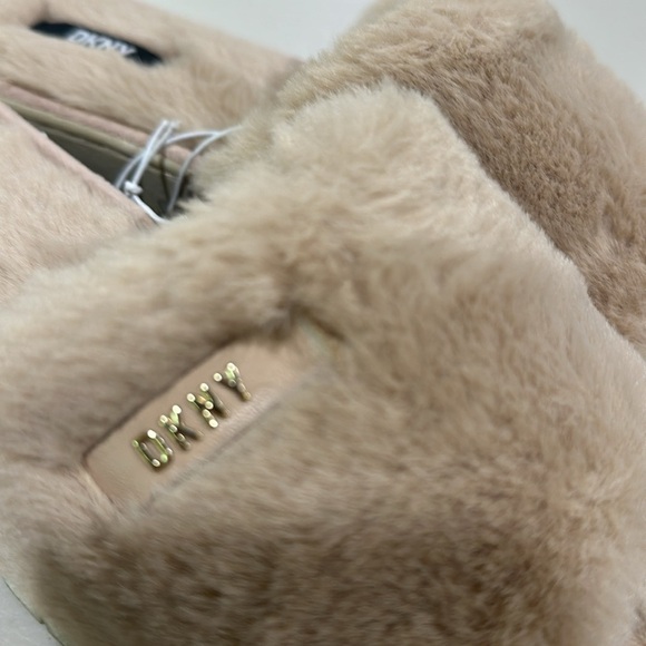 DKNY Tan Plush Slide Slippers New - Picture 7 of 8